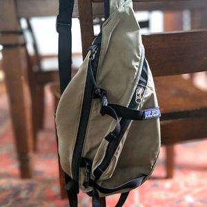 Vintage Patagonia Atom Sling Bag
